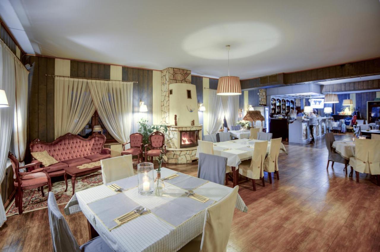Restauracja Sidlo Bed and Breakfast Żukowo Eksteriør billede
